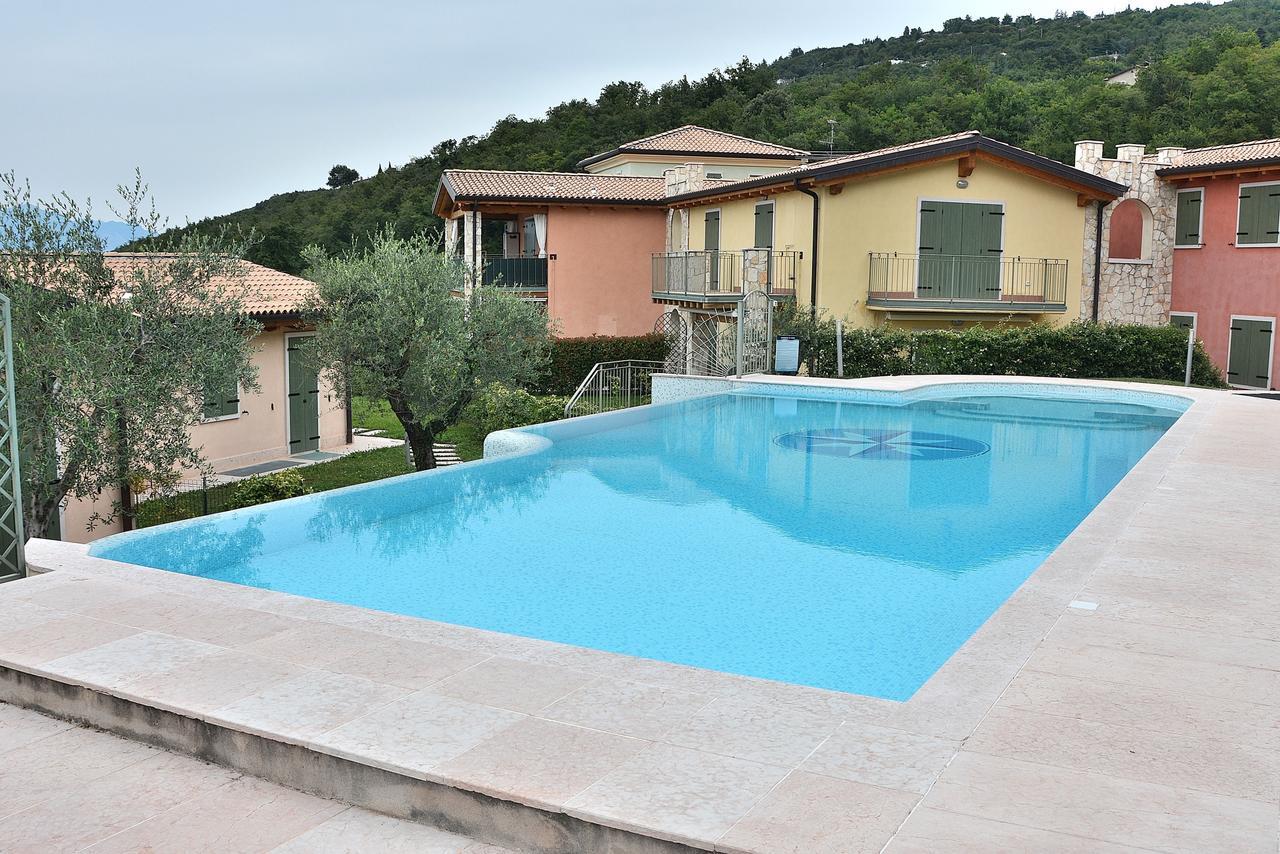 Residenza Alle Torri With Pool Apartment Torri Del Benaco Exterior photo