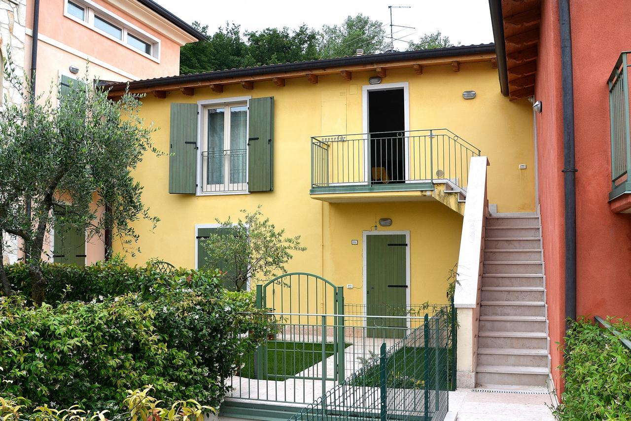 Residenza Alle Torri With Pool Apartment Torri Del Benaco Exterior photo